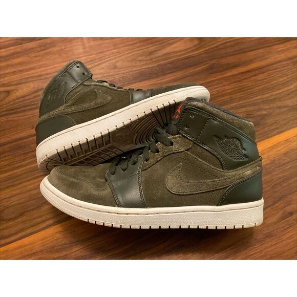 Sequoia Olive Air Jordan Size 8.5 - Picture 2 of 9